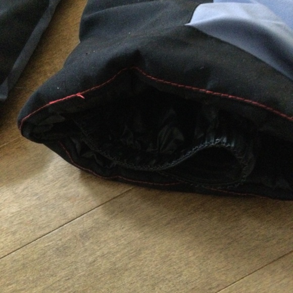 Girls snow pants (under armour) - Picture 3 of 9